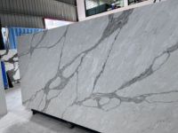 Table en quartz Calacatta poli de haute qualité, style design moderne pour la maison ou l'hôtel, table basse en dalle de quartz blanc