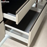 Meuble-lavabo de salle de bain moderne et simple noir avec comptoir et vasque intégrés, double évier multifonctionnel, rangement et armoire miroir intelligente