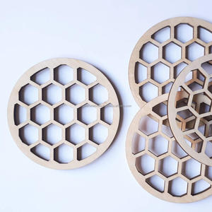 Posavasos hexagonales de madera pura con acabado natural perfecto para servir té café cerveza y elegante decoración de mesa de boda - Product Image 4