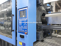 Machine de moulage par injection plastique de bureau MA5300 de 530 tonnes haïtienne/machine de fabrication de casques de moto d'occasion