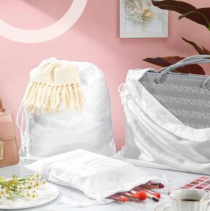 Sac de rangement promotionnel réutilisable en tissu de soie satinée, avec impression de logo personnalisé, sac cadeau à cordon - Product Image 6