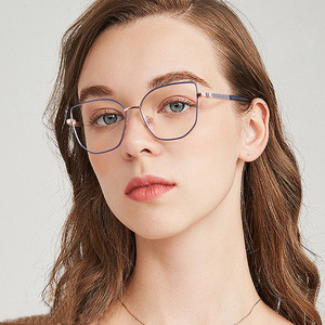 Vente en gros de lunettes photochromiques en métal à monture œil de chat personnalisable tendance mode pour hommes et femmes anti-lumière bleue - Product Image 5