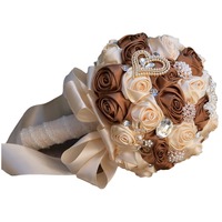 Nouveau décor de mariage Floral soie Rose avec ruban de Satin Bouquet de cristal mariée tenant Bouquet de fleurs de mariée