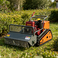 Mini-tracteur multifonctionnel télécommandé sans fil à chenilles pour tonte de pelouse, avec conception anti-herbe et capacité de creusement profond, idéal pour les espaces extérieurs.