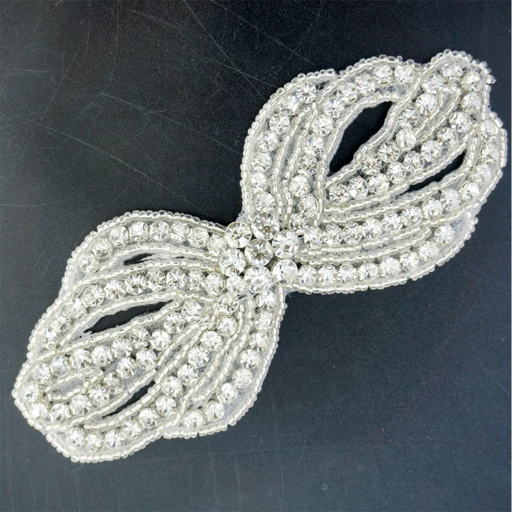 PE042 wholesale shiny bow rhinestone patch applique diamond beaded patch for garment