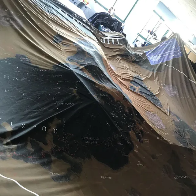 कस्टम मुद्रण पॉलिएस्टर कपड़े बैनर विशाल आकार बड़ा झंडा बनाने