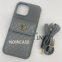 Étui de téléphone femme de haute qualité en gros pour iphone - TPU + PC + PU, conception de porte-cartes, bandoulière, étui de téléphone extérieur
