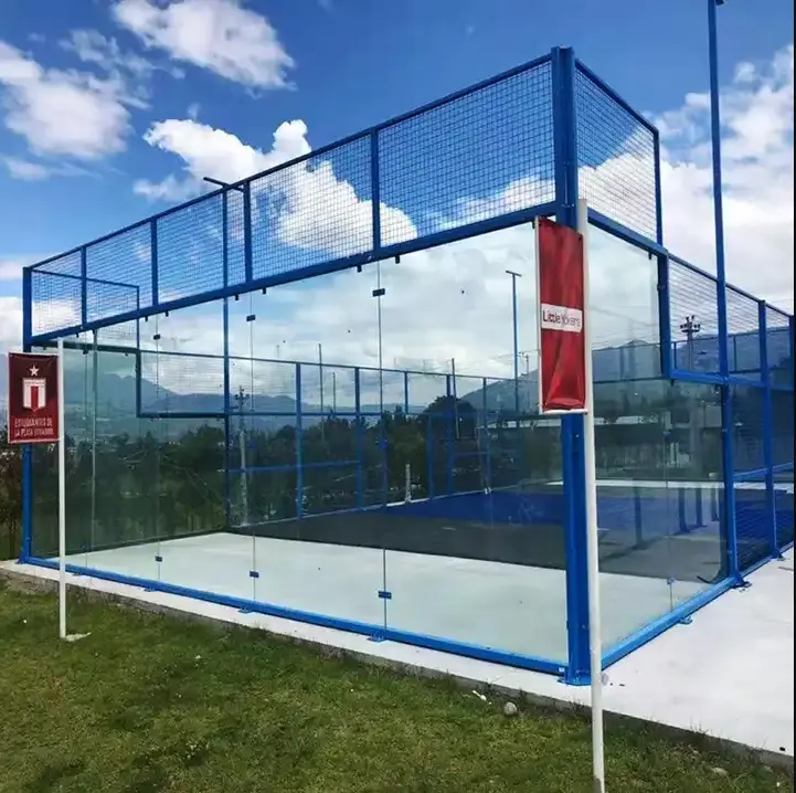 Fabrik Großhandelspreis Indoor Outdoor Panorama-Padel Tennisplatz professioneller Bodenbelagplatz