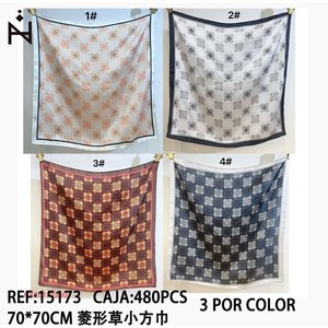 Foulard Quadrato Diamond Grass 70x70cm, Accessorio Moda Fantasia per Donna - Product Image 3