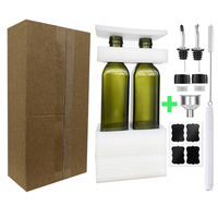 Ensemble de 2 bouteilles distributrices d'huile en verre vert carré avec bec verseur, entonnoir, brosse et étiquettes, emballées sous film mousse