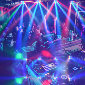 Barato 8PCS Led Dj Laser <span class=keywords><strong>Spider</strong></span> Beam Stage Light RGB <span class=keywords><strong>Farmer</strong></span> Led Grow Party Light Luces de piso de discoteca activadas por sonido - Product Image 4