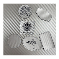 12x18mm Fiber de carbone PU feuilles de cuir 0.8mm épaisseur pour sac ceinture Laser gravure étanche métallique noir Logo adhésif
