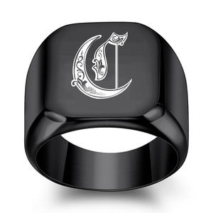Anillos Cuadrados de Acero Inoxidable con Grabado Láser de 26 Iniciales Inglesas, Estilo Punk Minimalista Negro de 18MM, para Hombre, Venta al Por Mayor - Product Image 5