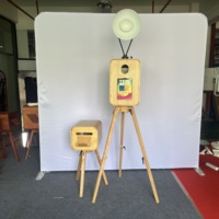 Cabina de Fotos de Madera con Pantalla Táctil de 18.5 Pulgadas, Compatible con iPad y Surface Pro, Pantalla de Doble Cara, Cámara SLR Opcional, Altavoz Bluetooth