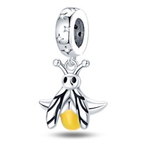 Venta al por mayor del fabricante: Cuentas colgantes luminosas de plata tibetana con forma de insecto, chapadas en plata, estilo europeo y americano, para pulseras DIY.