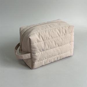 Sac cosmétique en nylon à fermeture éclair grande capacité pour hommes et femmes, idéal pour le rangement, sac <span class=keywords><strong>de</strong></span> voyage portable, trousse à crayons - Product Image 4
