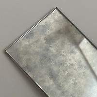 Vente en gros de verre miroir antique vieilli personnalisé de n'importe quelle taille pour des applications architecturales décoratives avec motif nuageux