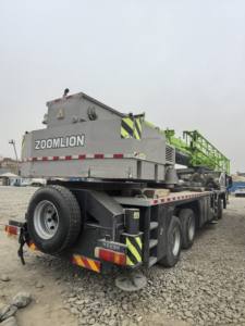 Grue montée sur camion Zoomlion ZTC500H-2 d'occasion 50T, norme d'émission nationale VI, machine de levage haute efficacité - Product Image 5