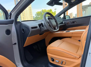 Auto Eléctrico I8 Estándar de Seis Plazas con Motor Dual de 400kW y Tracción en las Cuatro Ruedas, Aceleración Suave y Potente de 0 a 100 km/h en 4.5s - Product Image 4