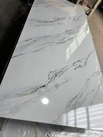 Panneau mural en PVC à motif marbré, revêtement UV haute brillance, imperméable, ignifuge, appartement moderne