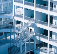 Structure en acier préfabriquée de haute qualité au design moderne pour l'école et la maison en plein air Construction métallique préfabriquée Caractéristiques des salles de classe