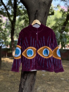 Chaqueta de Invierno Reversible de Terciopelo Suzani Mystic Eye, Estilo Vintage, Color Morado Vino, Hecha a Mano, para Mujer y Unisex - Product Image 3