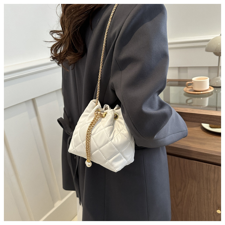 โกลเด้น