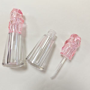 Tubos de Brillo Labial Vacíos Transparentes, Recargables, de Plástico, con Logotipo Personalizado, Tubo de Aceite Labial, Aplicador de Plástico, Envase Cosmético - Product Image 6