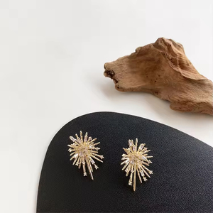 Pendientes de tuerca de cobre dorado con circonitas en forma de fuegos artificiales para mujer, joyería de lujo, ¡gran oferta! - Product Image 5