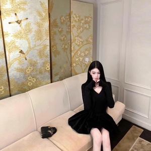French Hepburn Style V Neck Long Sleeve Dress Women Autumn Winter Little Black Dress Slim Waist Tulip Skirt Birthday Club Dress - Product Image 3