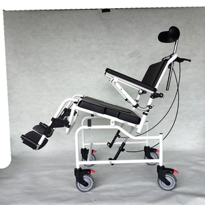 Silla de ducha OEM de aleación de aluminio con capacidad para 250 kg y ruedas para baño y uso de personas mayores - Product Image 2