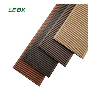 Fabricant de source Revêtement de sol <span class=keywords><strong>en</strong></span> WPC à grain droit de couleur foncée antidérapant Matériau de <span class=keywords><strong>terrasse</strong></span> de jardin <span class=keywords><strong>Terrasse</strong></span> pour Piscina - Product Image 3