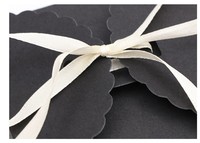 Großhandel Chinesische neue hochzeit party favors candy boxen tie ribbon verpackung papier geschenk süße candy boxen für verkäufe Schokolade Boxen