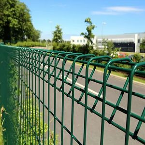 Clôture en fil métallique de sécurité de haute qualité, robuste et personnalisée, panneaux de clôture en fil BRC, clôture en panneaux de maille soudée BRC à bord roulé - Product Image 2
