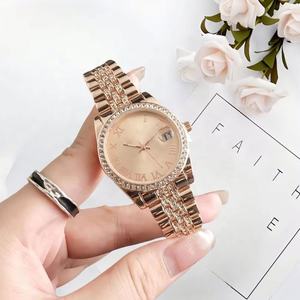 Reloj de pulsera de lujo para mujer, con diamantes de imitación, tono dorado, esfera con números romanos y fecha, ideal para fiestas. - Product Image 3