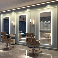 Miroir LED intelligent au design moderne avec interrupteur tactile, miroir mural en verre pour usage commercial dans les salons et les salles de beauté