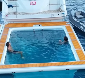 Plateforme flottante gonflable personnalisée pour <span class=keywords><strong>piscine</strong></span>, plateforme flottante marine pour yacht, plateforme flottante aquatique avec <span class=keywords><strong>filet</strong></span>, <span class=keywords><strong>piscine</strong></span> marine flottante - Product Image 1