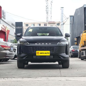 Auto Cherry Exeed RX 2025 Full Option 2.0 400t Explorer Edition FWD 7DCT Benzina SUV Usato a Basso Chilometraggio in Vendita - Product Image 2