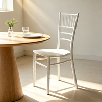 Chaises Chiavari empilables en PP acrylique pour la vente en gros, idéales pour la location commerciale, les mariages, les banquets d'hôtel, chaises en résine cristalline