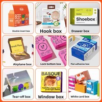 Emballage personnalisé : Boîtes couleur sur mesure en carton blanc haut de gamme, avec finition UV et estampage à chaud or.
