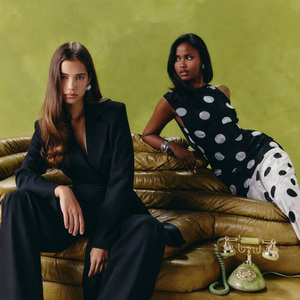 Robe personnalisée élégante et décontractée pour <span class=keywords><strong>femme</strong></span>, idéale pour le bureau, les loisirs et les sorties estivales, en matière douce et confortable. - Product Image 3