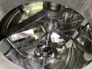 Máquina de Mezcla Homogénea Automática de Alta Calidad de 500L, de Acero Inoxidable, con Elevación Hidráulica y Calentamiento por Motor, para la Fabricación de Cosméticos - Product Image 2