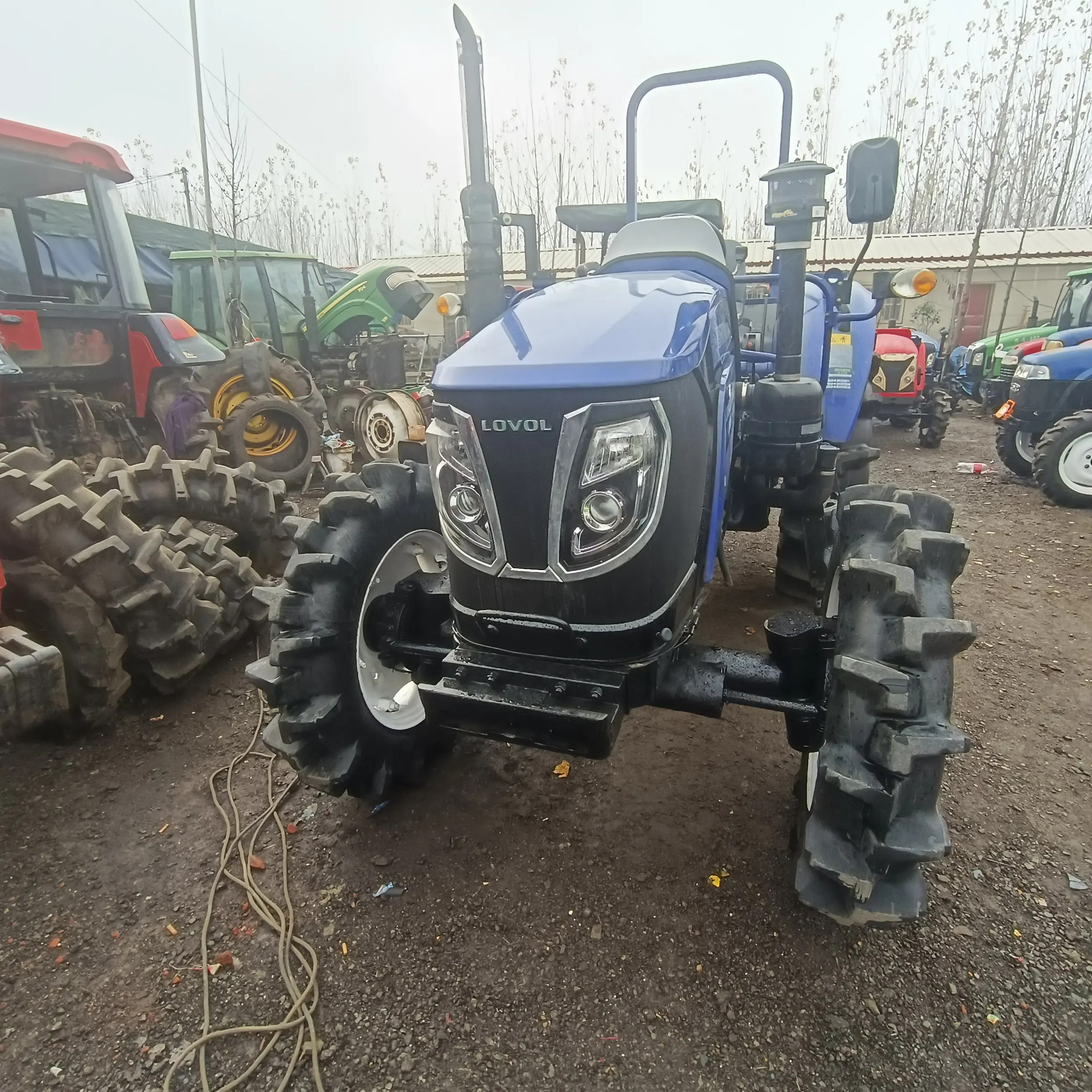 4*4 Lovol Kualitas Traktor Pertanian Taman Diesel 80hp Epa Traktor Peralatan Pertanian Alat Petani Diskon Besar
