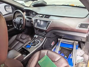 Landwind X7 2.0T 8AT SUV Usado de 2015 – Techo Panorámico, Edición Premium, Auto Chino para Exportación - Product Image 6
