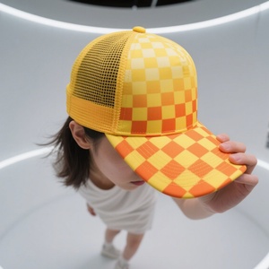 Gorra de Béisbol con Estampado de Periódico Personalizado 100% Poliéster, Gorra Trucker 112, Estilo Deportivo de 5 Paneles - Product Image 1