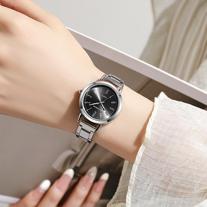 Montre à quartz polyvalente et décontractée pour femmes, avec petit cadran, montre-bracelet à quartz pour les élèves du collège et du lycée - Product Image 5