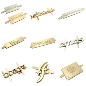 Etiquetas de nombre de alta calidad Forma rectangular Logotipo impreso personalizado Insignia de nombre magnética de metal para el personal del hotel - Product Image 1