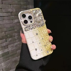 Funda de Piel Sintética de Lujo con Diamantes y Diseño de Cocodrilo para iPhone 16 15 14 13 12 Pro MAX - Product Image 4