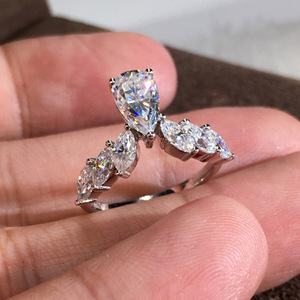 Anello a Goccia a Forma di Pera per Donne, Elegante Accessorio da Dito per Proposte e Feste, Regalo di Moda - Product Image 2