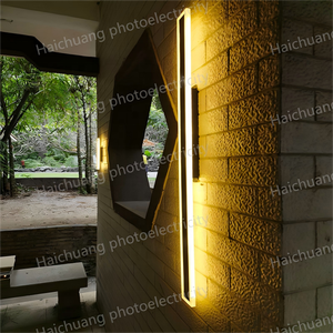 Lampada da Parete LED Solare da Esterno per Giardino, Moderna e Semplice, Lampada da Parete Lunga per Villa e Porta - Product Image 3